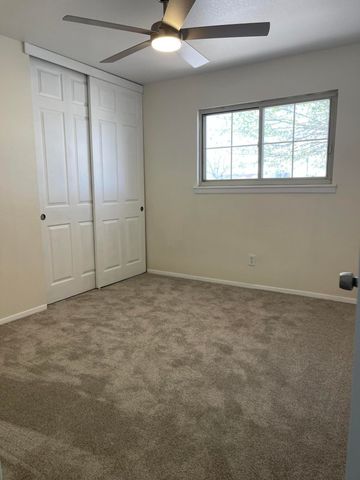 704 Tomasita Street NE, Albuquerque, NM 87123