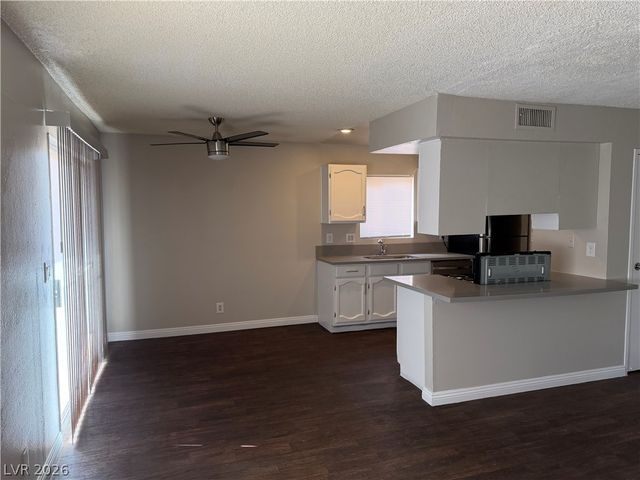 5188 Garden Lane B, Las Vegas, NV 89119
