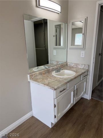 5188 Garden Lane B, Las Vegas, NV 89119