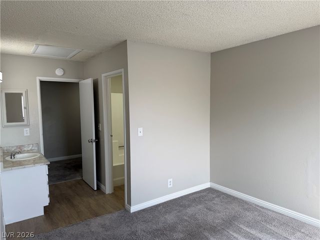5188 Garden Lane B, Las Vegas, NV 89119