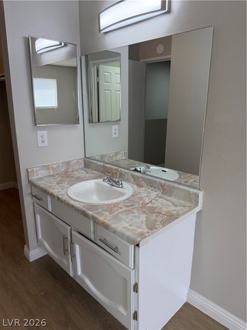 5188 Garden Lane B, Las Vegas, NV 89119