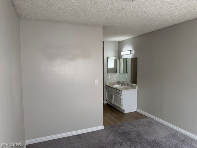 5188 Garden Lane B, Las Vegas, NV 89119