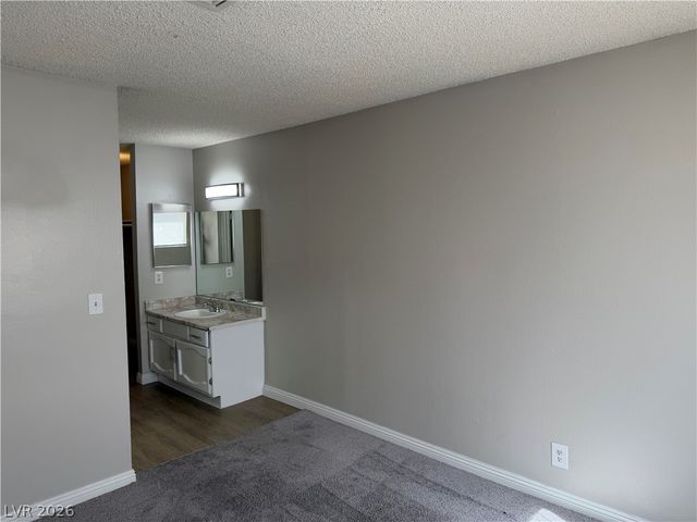5188 Garden Lane B, Las Vegas, NV 89119