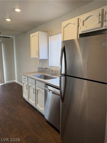 5188 Garden Lane B, Las Vegas, NV 89119