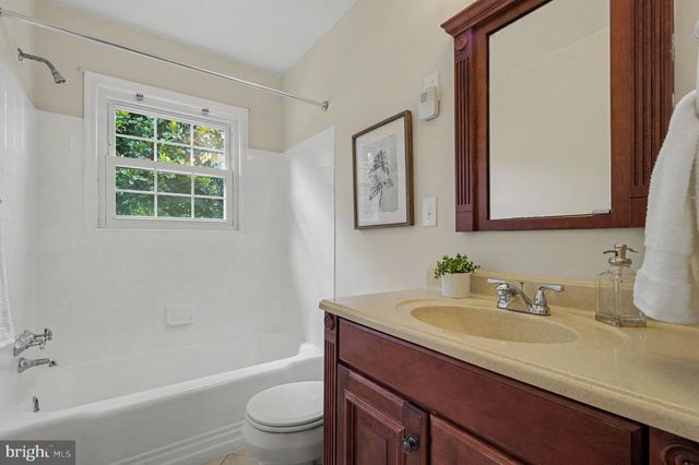 3058 HAZELTON ST, Falls Church, VA 22044