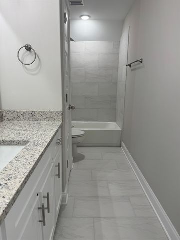 576 ROSALIE WOODS DR, Cordova, TN 38018