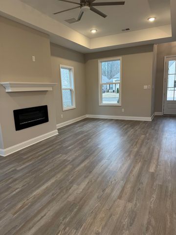 576 ROSALIE WOODS DR, Cordova, TN 38018