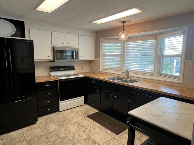 57 ROYAL PALM CIRCLE, Largo, FL 33778