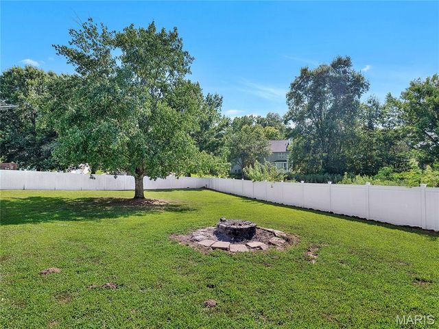 7 Bittersweet Drive, St Clair, MO 63077