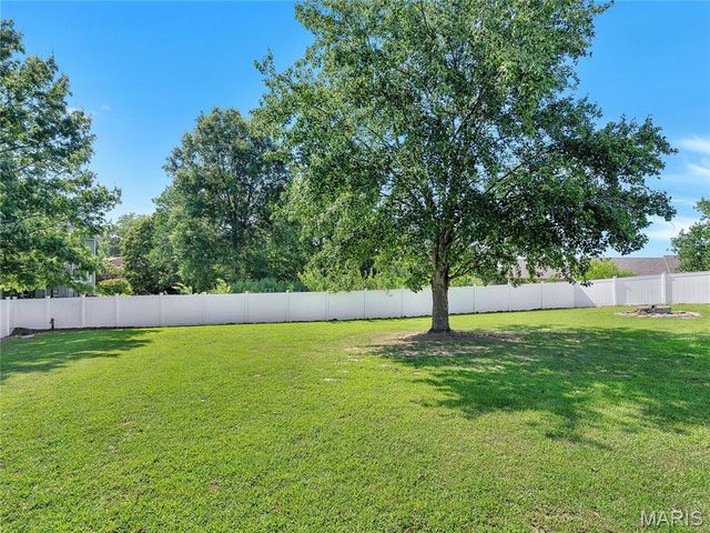 7 Bittersweet Drive, St Clair, MO 63077