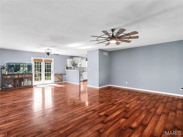 7 Bittersweet Drive, St Clair, MO 63077
