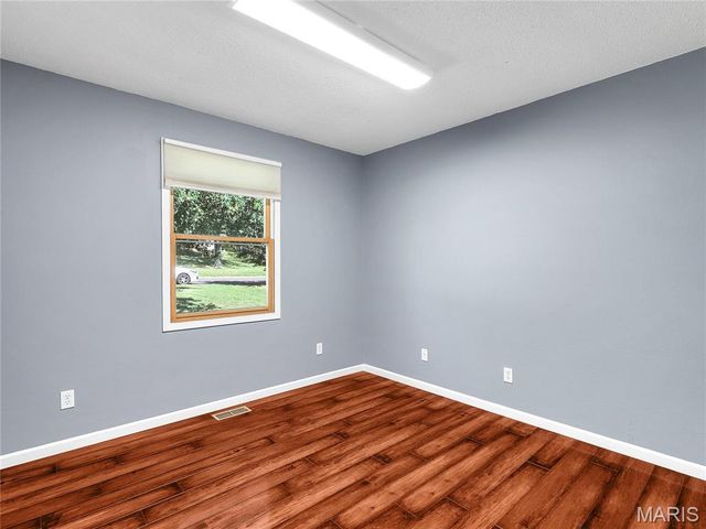 7 Bittersweet Drive, St Clair, MO 63077