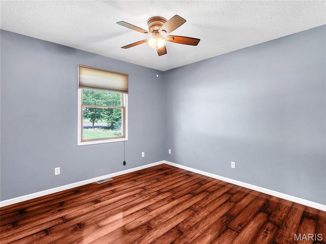 7 Bittersweet Drive, St Clair, MO 63077
