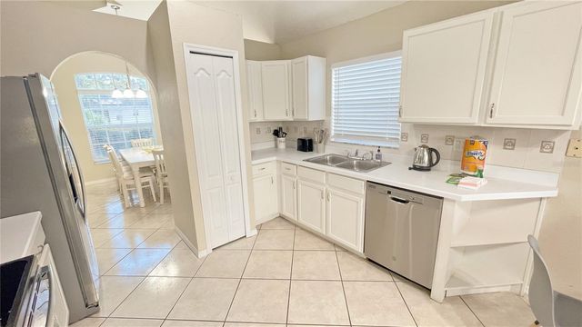 642 PINEWOOD DRIVE, Davenport, FL 33896