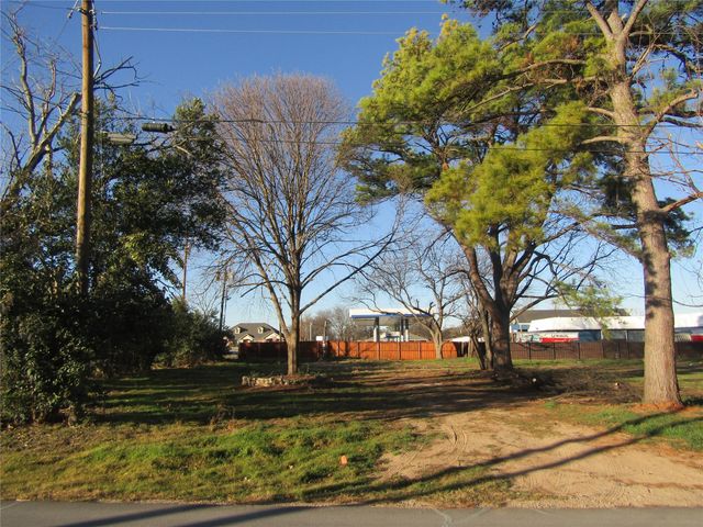 403 E Boyd Avenue, Boyd, TX 76023