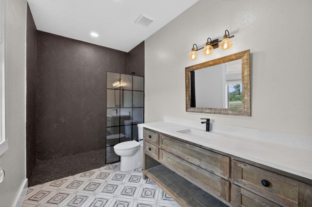 1215 Private Road 7039, Lexington, TX 78947