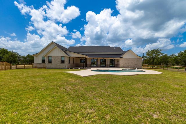 1215 Private Road 7039, Lexington, TX 78947