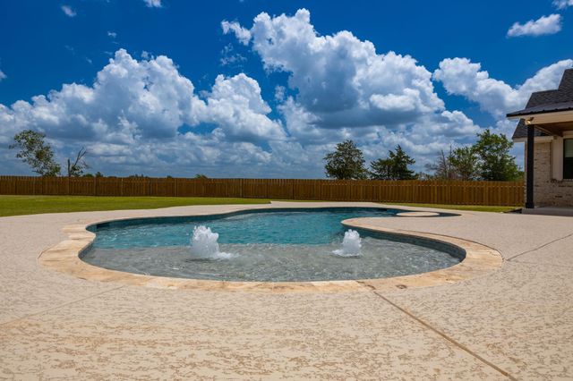 1215 Private Road 7039, Lexington, TX 78947