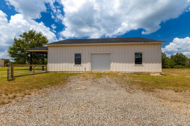 1215 Private Road 7039, Lexington, TX 78947