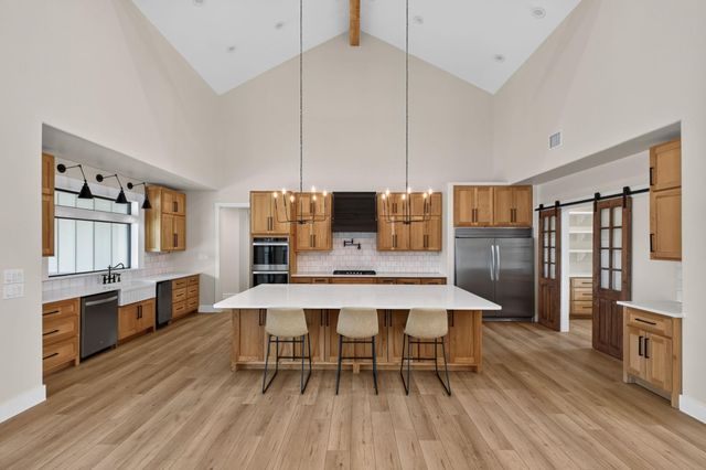 1215 Private Road 7039, Lexington, TX 78947