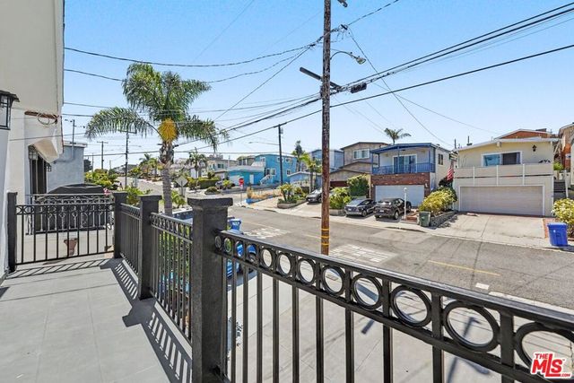 1633 Van Horne Lane, Redondo Beach, CA 90278