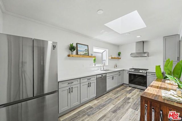 1633 Van Horne Lane, Redondo Beach, CA 90278