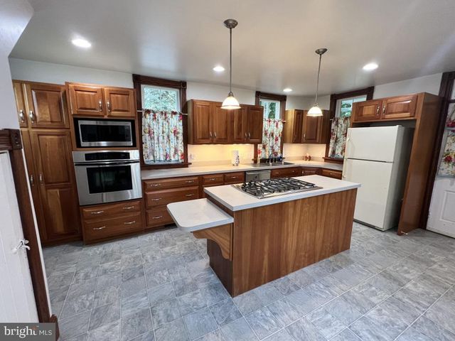 3641 MARIETTA AVE, Lancaster, PA 17601