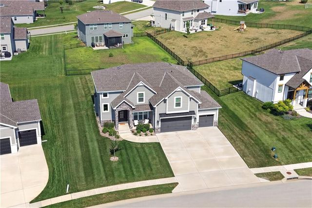11414 Bluestem Drive, Kearney, MO 64060