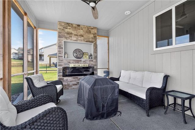 11414 Bluestem Drive, Kearney, MO 64060