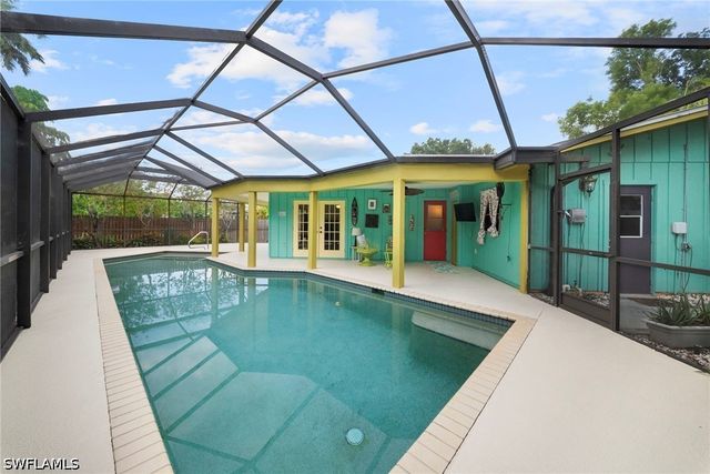 8700 Exeter ST, Fort Myers, FL 33907