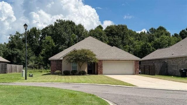 300 Madison Crossing Drive, Sulphur, LA 70665