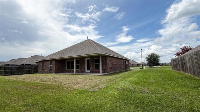 300 Madison Crossing Drive, Sulphur, LA 70665
