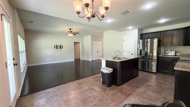 300 Madison Crossing Drive, Sulphur, LA 70665