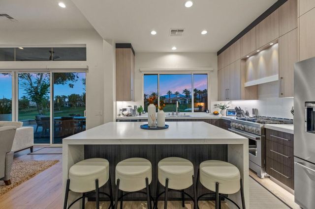 775 Box Canyon Trail, Palm Desert, CA 92211