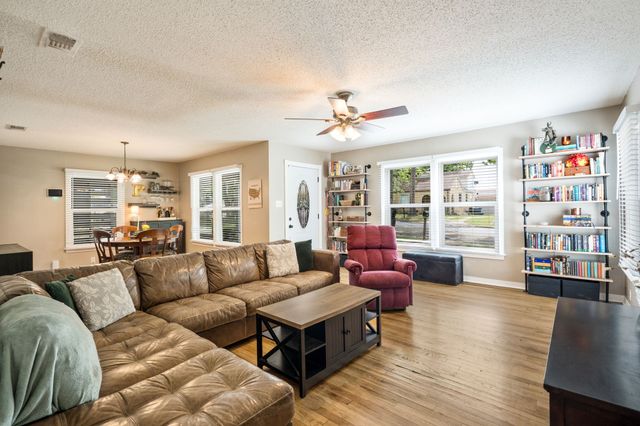 621 W Brock Street, Denison, TX 75020