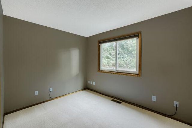 8777 Jasmine Lane, Eden Prairie, MN 55344