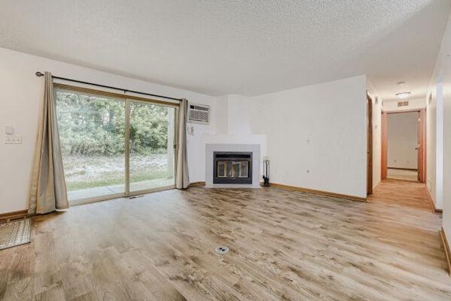 8777 Jasmine Lane, Eden Prairie, MN 55344