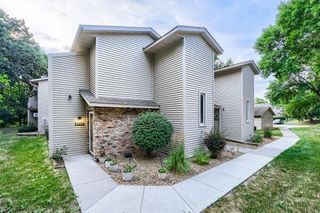 8777 Jasmine Lane, Eden Prairie, MN 55344