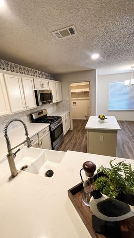 7305 Gillon Drive, Rowlett, TX 75089