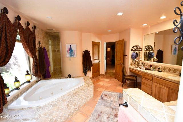 4701 W MISTY WILLOW Lane, Glendale, AZ 85310