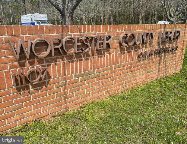386 OCEAN PKWY, Berlin, MD 21811