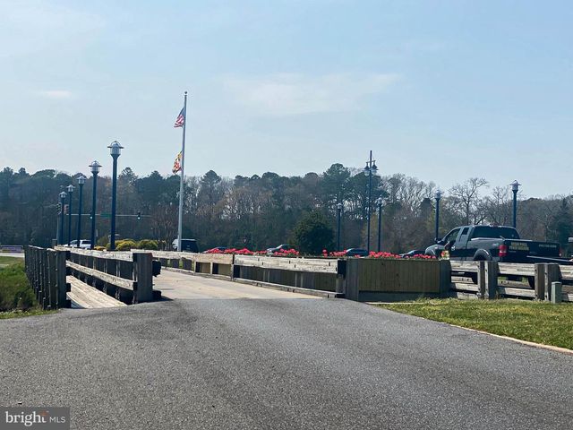 386 OCEAN PKWY, Berlin, MD 21811