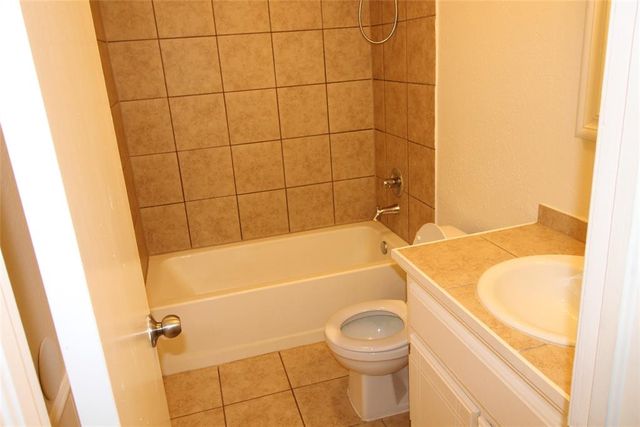 999 N 5th Street, Noble, OK 73068