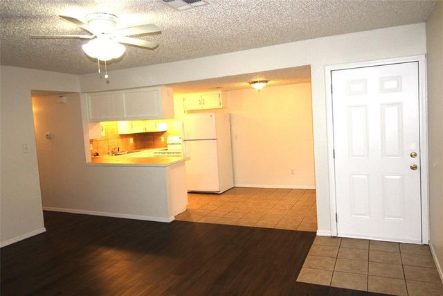 999 N 5th Street, Noble, OK 73068