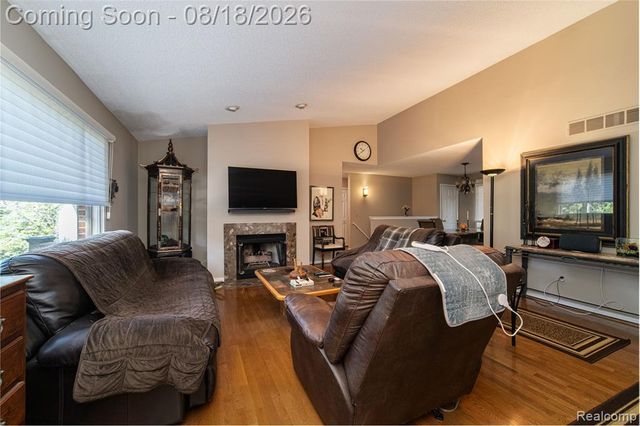 7521 Hickory Hill Drive, West Bloomfield, MI 48322