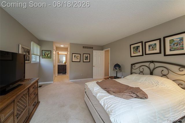 7521 Hickory Hill Drive, West Bloomfield, MI 48322