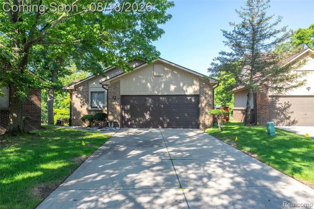 7521 Hickory Hill Drive, West Bloomfield, MI 48322