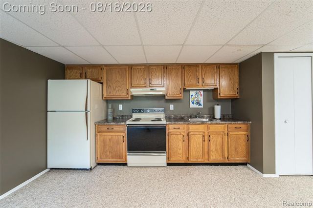7521 Hickory Hill Drive, West Bloomfield, MI 48322