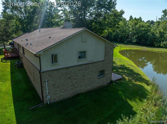 7521 Hickory Hill Drive, West Bloomfield, MI 48322
