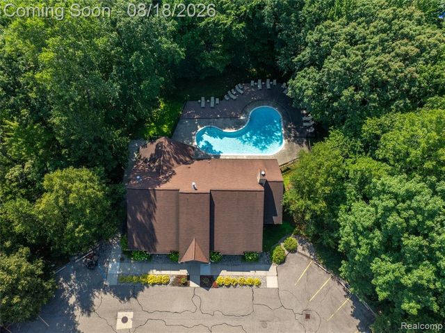 7521 Hickory Hill Drive, West Bloomfield, MI 48322